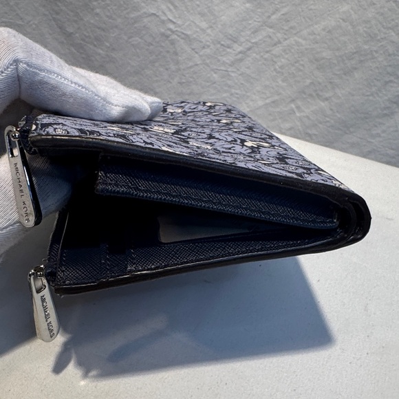 Michael Kors Blue and White Floral Wristlet - Picture 10 of 15